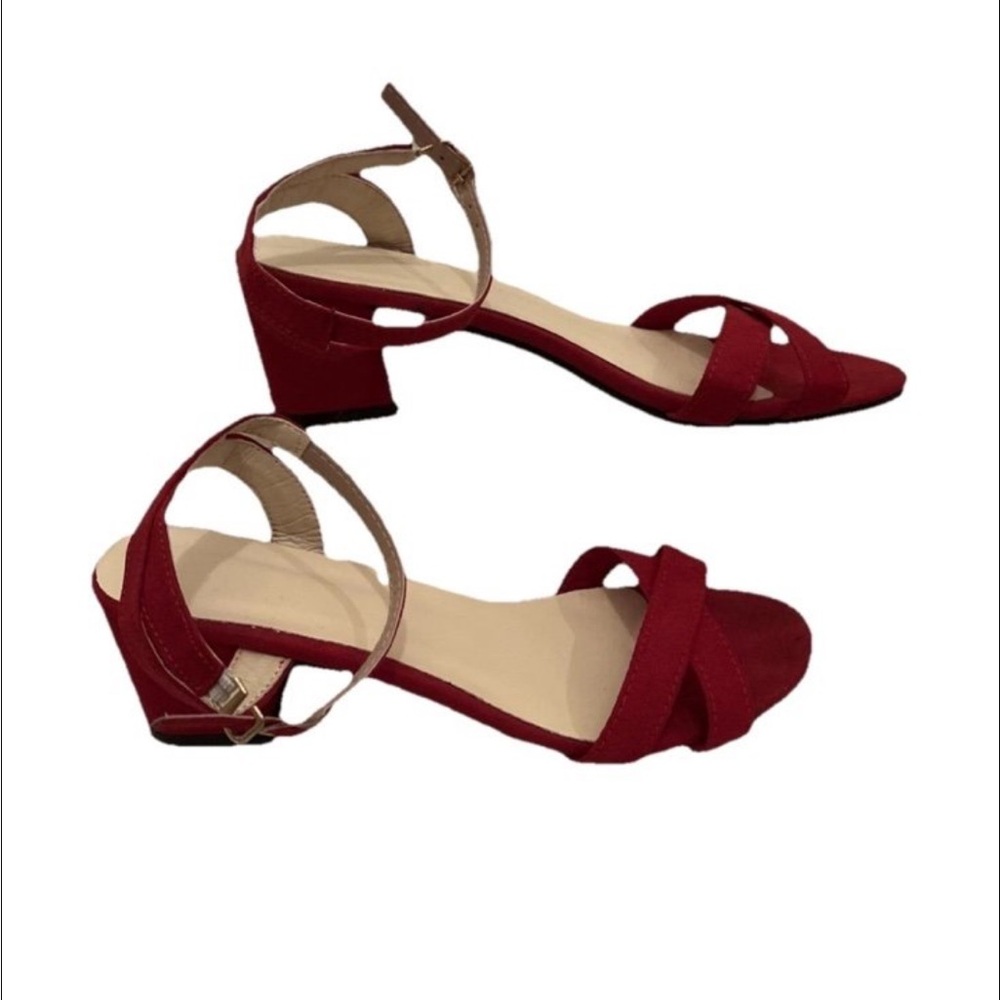 Women's Block Heel Sandals Criss Cross Red Ankle Strap Buckle Closure Size 9.5